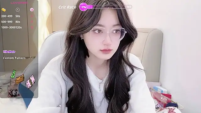 Snapshot of Naiyi-babe chatting on 11-19-25, 03:23 Naiyi-babe online show from 11-19-25, 03:23