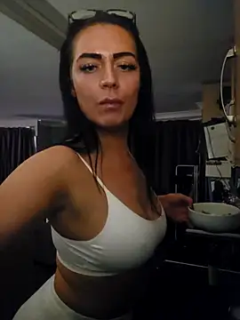 Snapshot of KissMeKylie chatting on 11-07-25, 11:05 KissMeKylie online show from 11-07-25, 11:05