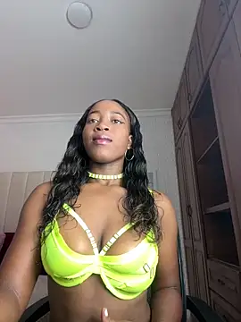 Snapshot of Sophia_moons chatting on 09-12-25, 01:28 Sophia moons online show from 09-12-25, 01:28