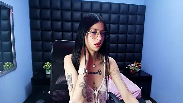 Dulce Miaa  online show from 11-29-25, 04:32