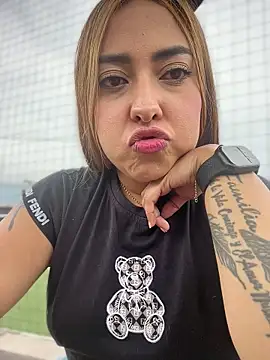 Snapshot of Tamara_valentine chatting on 11-27-25, 06:10 Tamara valentine online show from 11-27-25, 06:10