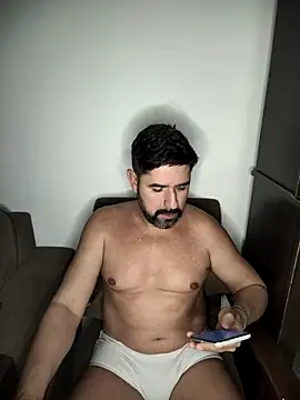 Snapshot of Gatoo_rj chatting on 09-18-25, 04:14 Gatoo rj online show from 09-18-25, 04:14