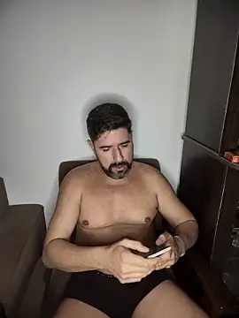 Snapshot of Gatoo_rj chatting on 09-20-25, 04:13 Gatoo rj online show from 09-20-25, 04:13