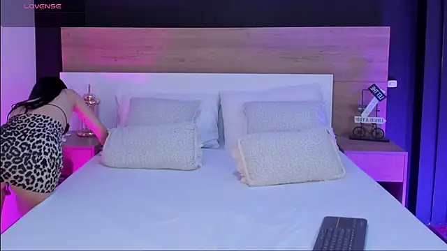 Snapshot of MiaTaylorSweet chatting on 01-18-26, 02:43 MiaTaylorSweet online show from 01-18-26, 02:43