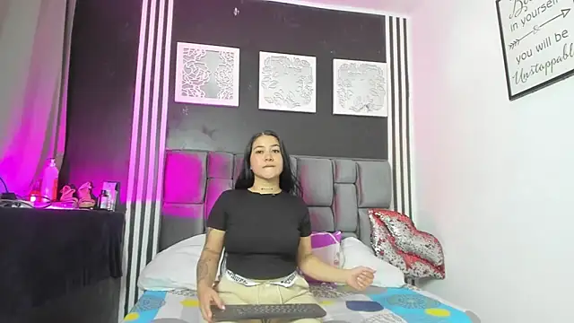 Snapshot of Hornycouple_Hot chatting on 11-01-25, 07:38 Hornycouple Hot online show from 11-01-25, 07:38