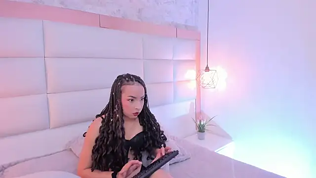 Snapshot of Lucia_jane chatting on 02-07-26, 09:18 Lucia jane online show from 02-07-26, 09:18