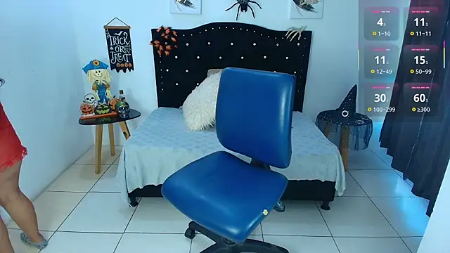 Snapshot of SammySmall_F_w chatting on 10-14-25, 09:26 SammySmall F w online show from 10-14-25, 09:26