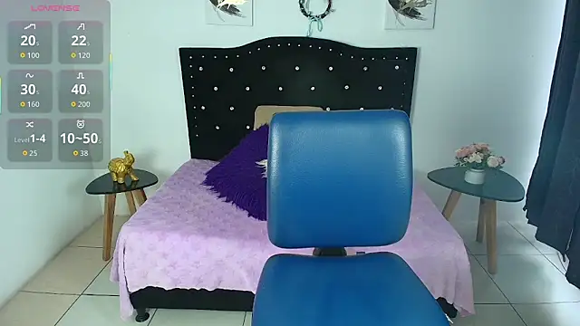 Snapshot of SammySmall_F_w chatting on 11-04-25, 09:36 SammySmall F w online show from 11-04-25, 09:36