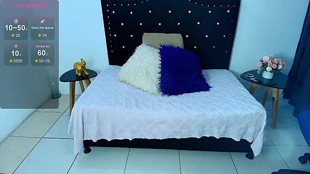 Snapshot of SammySmall_F_w chatting on 11-12-25, 10:09 SammySmall F w online show from 11-12-25, 10:09