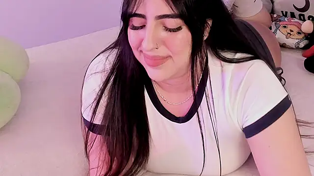 Camila Matinez  online show from 11-11-25, 12:54