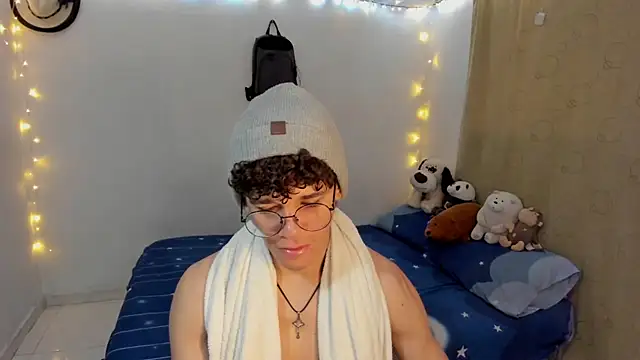 Tom Blues online show from 11-27-25, 12:40