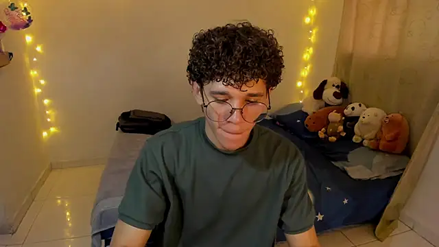 Tom Blues online show from 12-18-25, 04:24