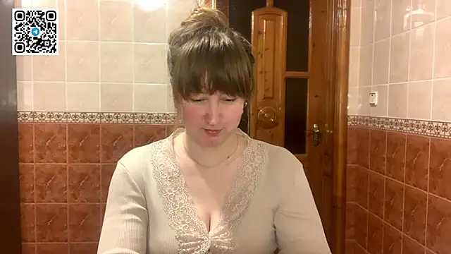 MaroonMoon  online show from 12-21-25, 09:00