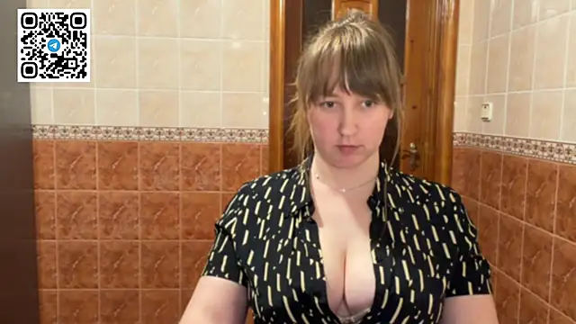 MaroonMoon  online show from 04-26-26, 07:44