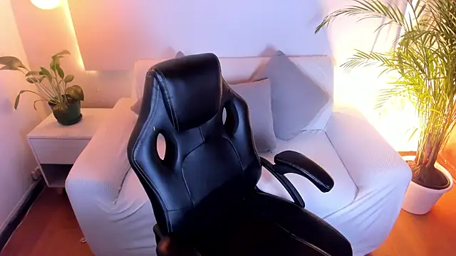 MeridaFox  online show from 10-28-25, 05:15