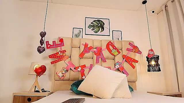 elizawiliamst online show from 09-19-25, 12:06