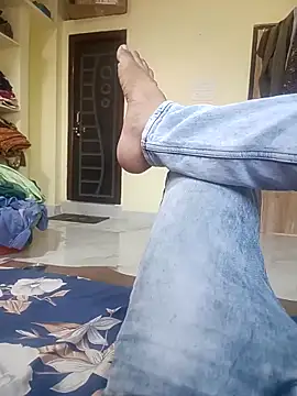 Snapshot of bobby3374 chatting on 09-19-25, 01:29 bobby3374 online show from 09-19-25, 01:29