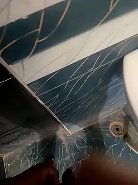 Snapshot of bobby3374 chatting on 10-14-25, 01:01 bobby3374 online show from 10-14-25, 01:01