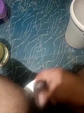 Snapshot of bobby3374 chatting on 10-28-25, 01:03 bobby3374 online show from 10-28-25, 01:03