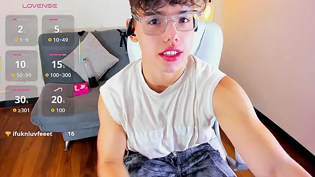 Snapshot of Jhoumod_21 chatting on 09-09-25, 10:15 Jhoumod 21 online show from 09-09-25, 10:15