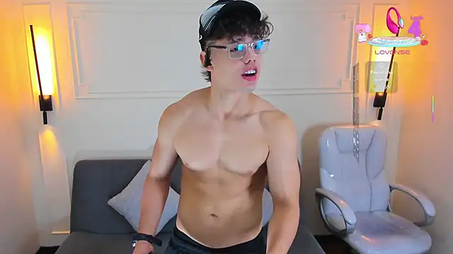 Snapshot of Jhoumod_21 chatting on 09-13-25, 10:26 Jhoumod 21 online show from 09-13-25, 10:26