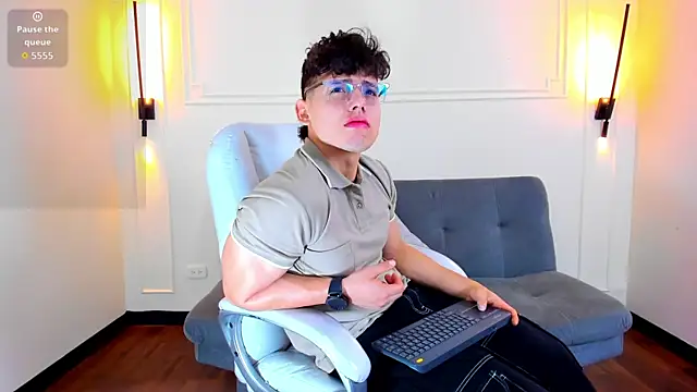 Snapshot of Jhoumod_21 chatting on 10-01-25, 10:21 Jhoumod 21 online show from 10-01-25, 10:21