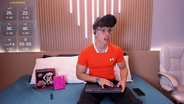 Snapshot of Jhoumod_21 chatting on 10-10-25, 10:36 Jhoumod 21 online show from 10-10-25, 10:36