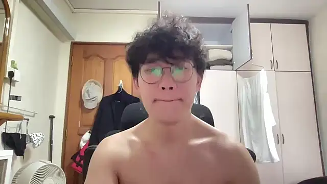 Passionatetwink2 online show from 03-05-26, 07:59