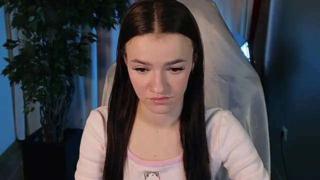 E l i z e  online show from 10-17-25, 05:21