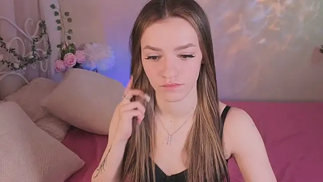 E l i z e  online show from 04-18-26, 05:11