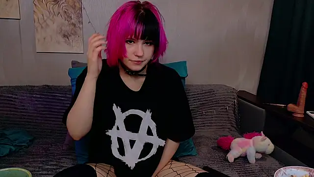 Snapshot of KikiMoor chatting on 09-22-25, 05:20 KikiMoor online show from 09-22-25, 05:20