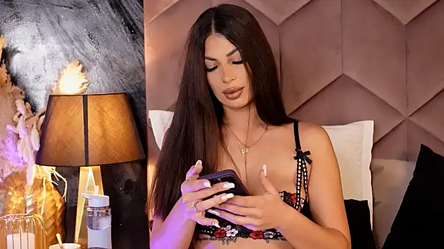 Snapshot of EvaRhea chatting on 09-30-25, 03:00 EvaRhea online show from 09-30-25, 03:00