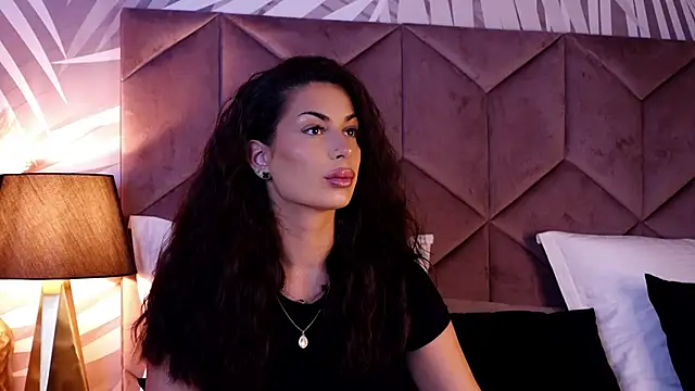 Snapshot of EvaRhea chatting on 10-15-25, 02:55 EvaRhea online show from 10-15-25, 02:55