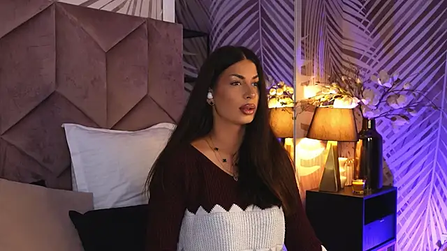 Snapshot of EvaRhea chatting on 11-18-25, 03:45 EvaRhea online show from 11-18-25, 03:45