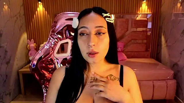 Snapshot of m_eris_s chatting on 10-04-25, 01:31 m eris s online show from 10-04-25, 01:31