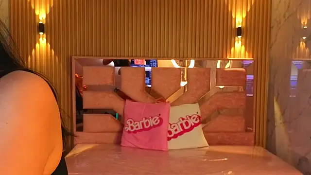 m eris s online show from 10-31-25, 01:45