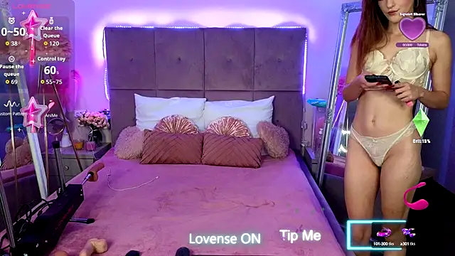 Snapshot of Nicole_Bond chatting on 10-11-25, 02:11 Nicole Bond online show from 10-11-25, 02:11