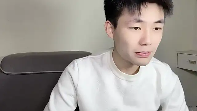 xiaoyang5200 online show from 10-28-25, 02:53