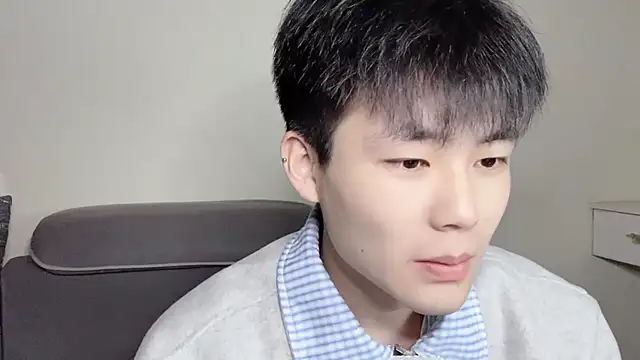 Snapshot of xiaoyang5200 chatting on 11-22-25, 02:38 xiaoyang5200 online show from 11-22-25, 02:38