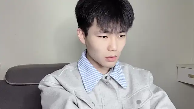 Snapshot of xiaoyang5200 chatting on 11-25-25, 02:17 xiaoyang5200 online show from 11-25-25, 02:17