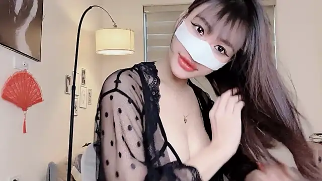 MaiLiiil online show from 09-29-25, 04:50