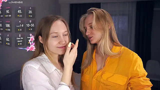 Snapshot of EarnestineGyllenband chatting on 10-12-25, 06:56 EarnestineGyllenband online show from 10-12-25, 06:56