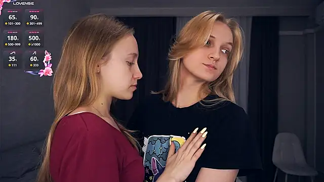 Snapshot of EarnestineGyllenband chatting on 10-16-25, 06:47 EarnestineGyllenband online show from 10-16-25, 06:47