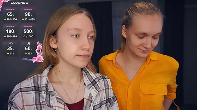 Snapshot of EarnestineGyllenband chatting on 10-26-25, 06:30 EarnestineGyllenband online show from 10-26-25, 06:30