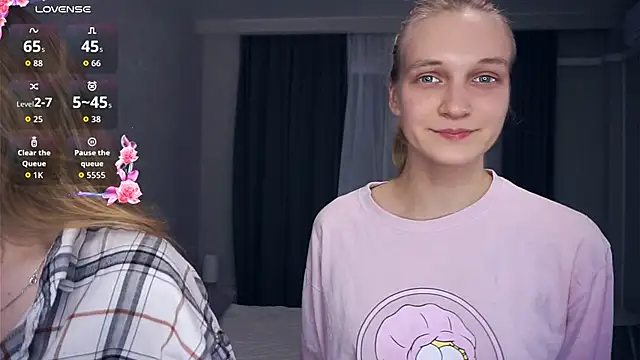 Snapshot of EarnestineGyllenband chatting on 10-28-25, 06:28 EarnestineGyllenband online show from 10-28-25, 06:28