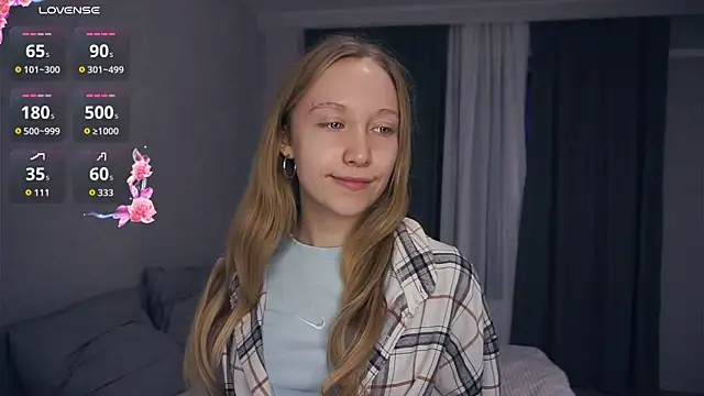 Snapshot of EarnestineGyllenband chatting on 11-06-25, 06:25 EarnestineGyllenband online show from 11-06-25, 06:25