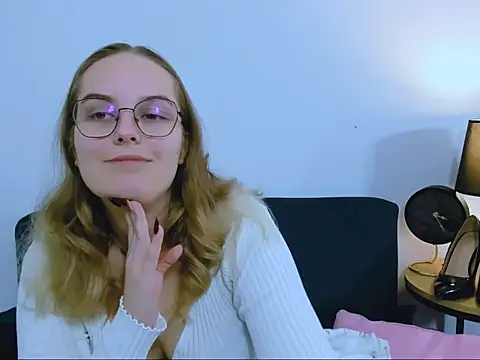 Snapshot of AliceCrazy69 chatting on 11-21-25, 12:48 AliceCrazy69 online show from 11-21-25, 12:48