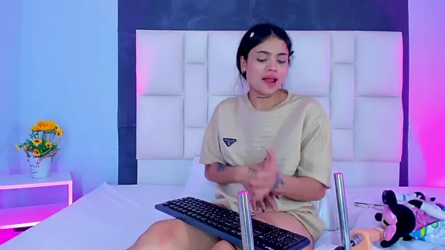 Snapshot of SammyRose_ chatting on 11-10-25, 07:29 SammyRose online show from 11-10-25, 07:29