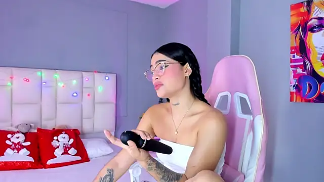 Snapshot of SammyRose_ chatting on 11-30-25, 06:45 SammyRose online show from 11-30-25, 06:45