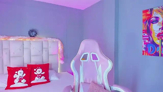 Snapshot of SammyRose_ chatting on 12-13-25, 07:53 SammyRose online show from 12-13-25, 07:53